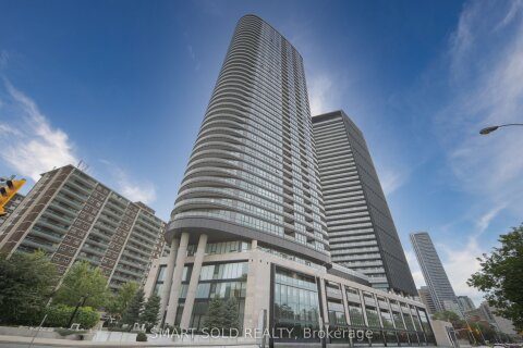 585 Bloor Street East condominium exterior