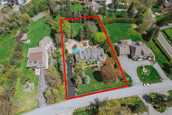 6 Bernadotte Dr property exterior