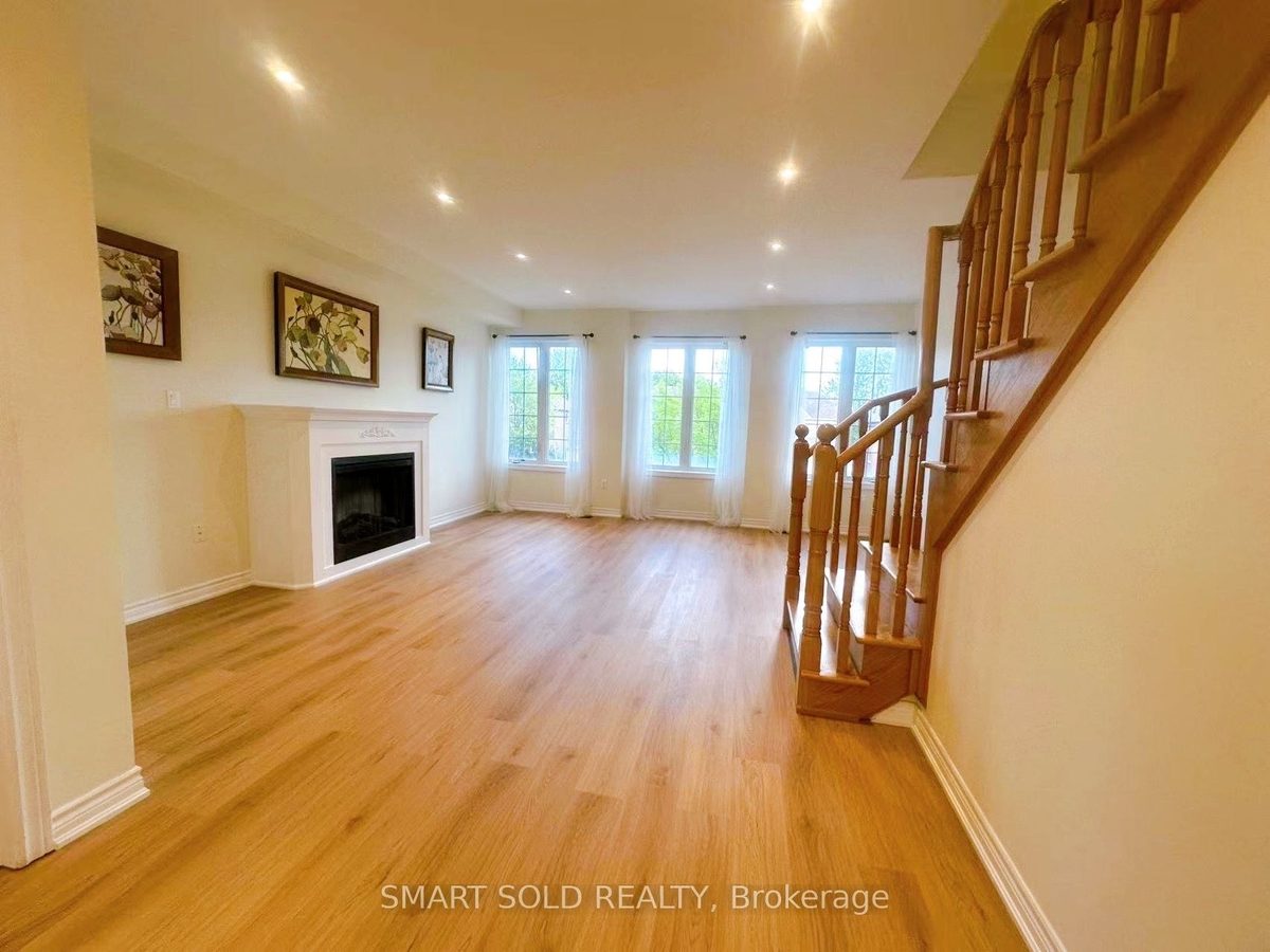 160 Yorkland St property photo